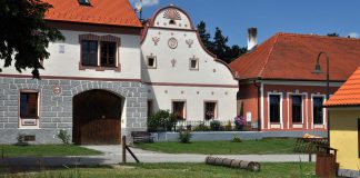 Holaszowice – wiejski zespół zabytkowy