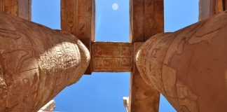 Starożytne Teby z nekropolą